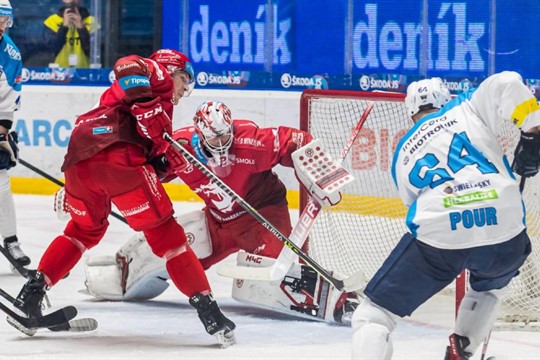 Hokejová Plzeň výroční zápas nezvládla, série porážek pokračuje