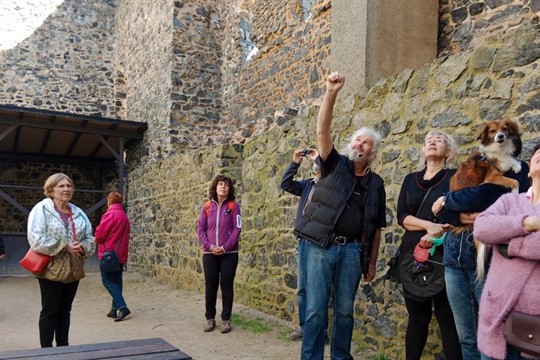 Návštěvníci Radyně se v neděli odpoledne podrobněji seznámili s historií hradu