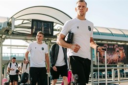 VIDEO: Deset hodin v letadle. Viktoriáni se vydali na dalekou cestu...