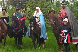 Jídlo, rytíři, kejklíři nebo medvědi a posvícení. Tak v Plzni a...