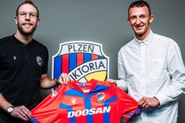 Potvrzeno. Staněk opouští Plzeň, místo něj Viktoria získala dva...