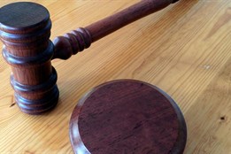 Za brutální znásilnění a pokus o vraždu mladé dívky v Plzni jde...