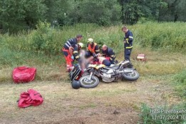 Starší motorkář se zranil při nehodě na Plzeňsku