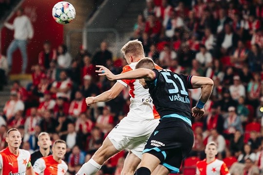 Fotbalisté Plzně v Edenu propadli. O výhře Slavie rozhodl už první poločas