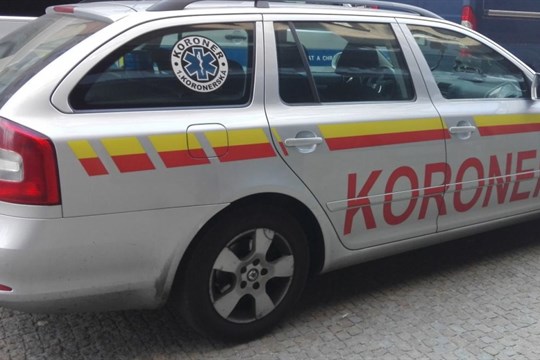 Ve studni na Plzeňsku ležel mrtvý muž, cizí zavinění policisté vyloučili