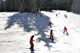 Skiareál Špičák letos nezdraží skipasy, do nové sezony investoval...