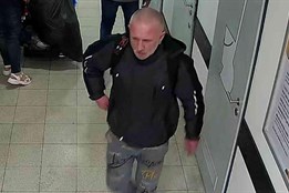 Muži někdo ukradl peněženku s kartou a doklady, policisté pátrají...