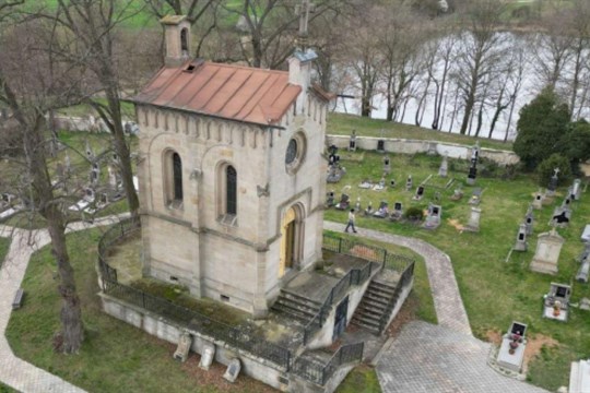 Exhumace ostatků barona Starcka a zahájení restaurátorských prací na vzácných rakvích z 19. století