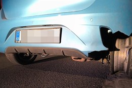 Jet pod vlivem s poškozeným vozem vážně nebyl dobrý nápad!