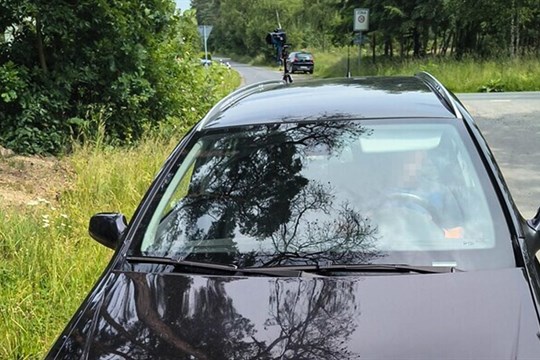 Projel se stodvacítkou na padesátce, teď bude chodit pěšky