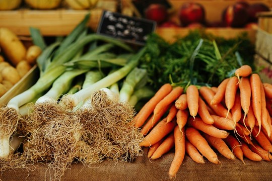 Kam na farmářské a řemeslné trhy: Léto ve znamení lokálních dobrot a tradic