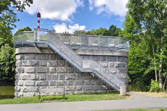 Z vyhlídky zmizely schody. Městský obvod je nahradil a zabezpečil proti krádeži