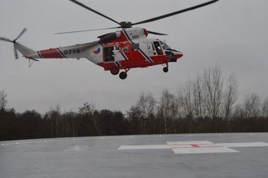 Hledače kovů v lese na Tachovsku postřelil myslivec, skončil v nemocnici