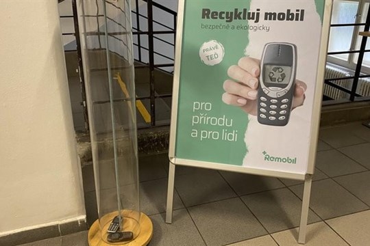 Máte doma nepotřebný mobil? Odneste ho na nové sběrné místo do Škroupovky