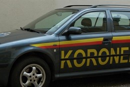 Tragická nehoda na Plzeňsku. Motorkář nezvládl předjíždění autobusu