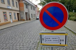 Domažlické ulice po slavnostech uklidilo na sto dobrovolníků i...