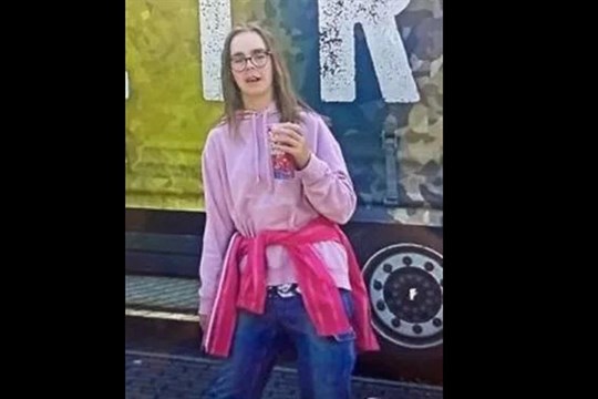 Policie pátrá po patnáctileté dívce z Plzně. Michaela se ztratila při cestě za příbuznými
