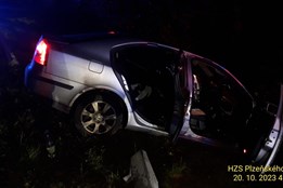 Mladý řidič usnul na dálnici za volantem. Skončil s vozidlem ve...