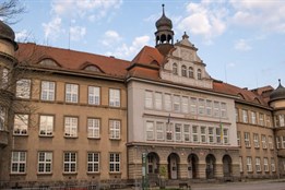 Střední průmyslová škola stavební slaví 140 let a zve absolventy na...