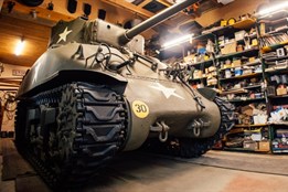 Tank Sherman čeká náročné stěhování. Do vznikajícího muzea...