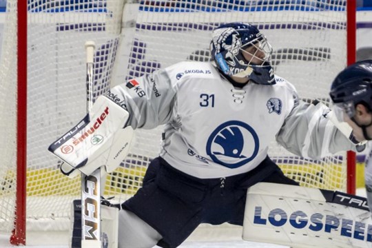 Před rokem v tabulce poslední, teď na čele. Musíme být pokorní, ví gólman Malík