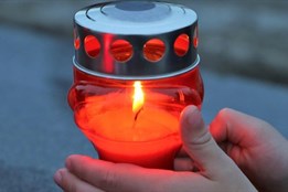 Seznamte se s unikátním projektem v Plzni Hroby v dáli – Křížová cesta