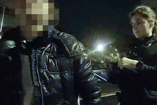 „Mám zákaz Plzně,“ přiznala žena. Strážníci z běžné kontroly odhalili trestný čin