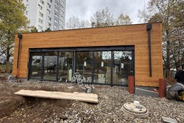 Nepoužívané problémové záchodky zmizely, místo nich finišuje...