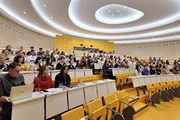 Svoboda slova, veřejnoprávní média nebo závislosti. Rada mladších...