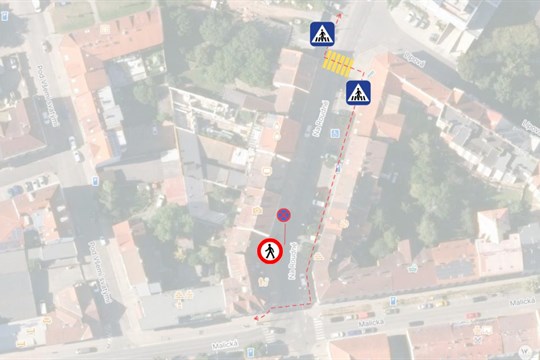 Stavební práce uzavřou chodník v ulici Na Roudné