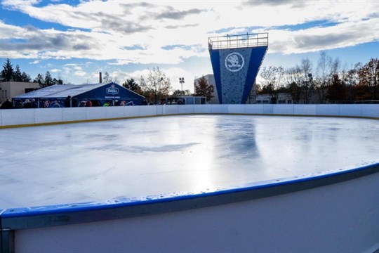 Dobrá zpráva pro milovníky zimních radovánek. Na Slovanech otevřou ledové kluziště