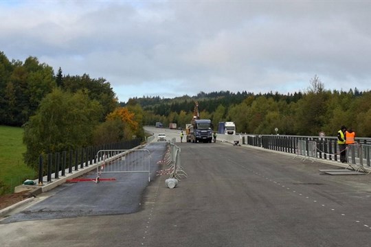 Částečná úleva pro řidiče. Na hlavním tahu na Domažlice skončí dvě rekonstrukce