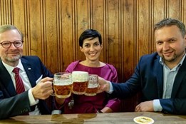 Volby ukázaly strmý pád ČSSD a ODS: Kýve se pod Hamáčkem a Fialou...