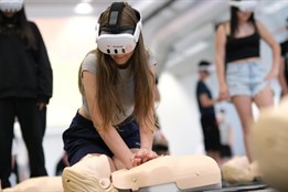 Více než tisícovka lidí se v Plzni za jediný den naučila zachránit...