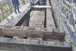 Hrad Radyně je kvůli rekonstrukci vstupní lávky dočasně uzavřen