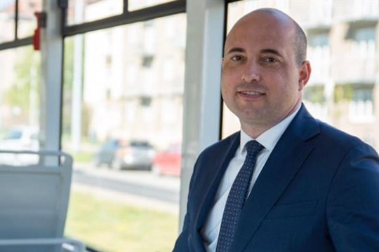 Ochráníme vás před Fialovo drahotou, říká lídr hnutí ANO Zarzycký. Chce zavést MHD pro děti a seniory zdarma!