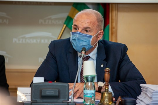 Odvolání jsem čekal, přiznal Bernard a potvrdil kandidaturu za jinou stranu