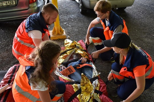 Výsadkář přežil pád díky včasné pomoci záchranářů