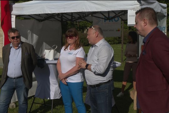 Strana PRO je proti přijetí Eura