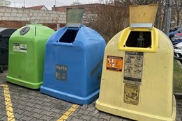 Rokycany usnadňují třídění odpadu. Kontejnery mají nová víka