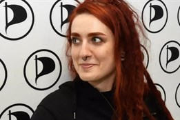 Případ Pirátky Michailidu potvrzuje extremistické směřování nejmenší vládní strany