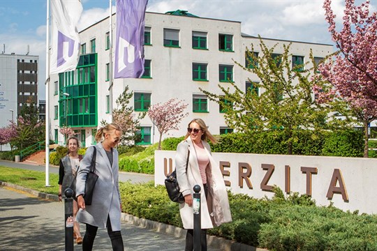 Kdo povede univerzitu? Akademici budou znovu volit 21. prosince