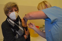 Fakultní nemocnice v Plzni už očkuje také děti nad 12 let