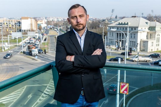 Radek Novák: Dvojí metr Adamové aneb jak jí Pospíšil ukázal záda