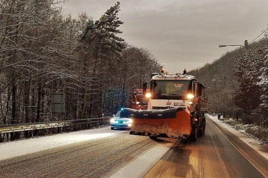 Většina silnic v Plzeňském kraji je sjízdná, problémy hlásí vyšší polohy