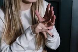 První pomoc pro neslyšící