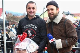 Maxijedlík na Kateřinském jarmarku v Hovězí. Pohled reportéra TV Nova