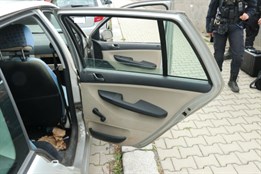 Plzeňští kriminalisté dopadli duo zlodějů. Ze sklepů i aut brali...