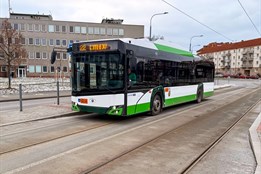 Mzdy řidičů PMDP letos vzrostou, přibude věrnostní volno i další...