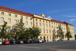 Scénář jako z akčního filmu: Rokycanskou školu obsadí policisté se...